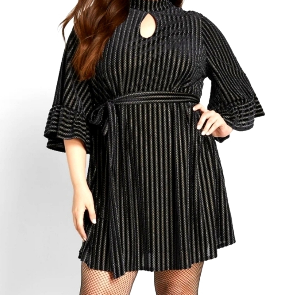 Modcloth Chevron Mock Neck Dress Size Medium
